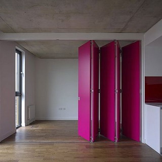 Складная розовая дверь